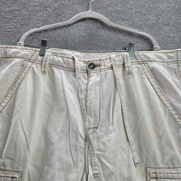 True Religion Men Shorts 42 White Cargo Pockets Drawstring 12 in‎ Inseam READ - Picture 10 of 10